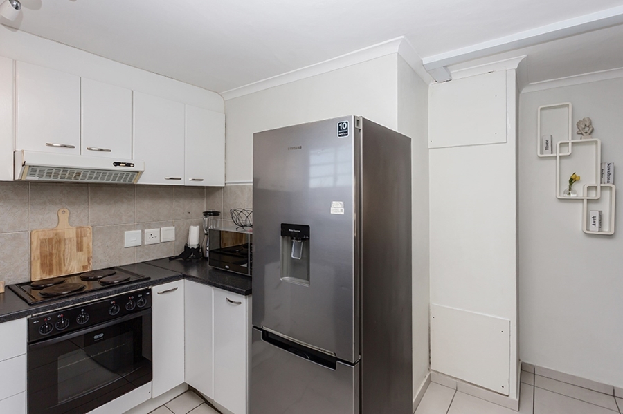 2 Bedroom Property for Sale in Bloubergstrand Western Cape